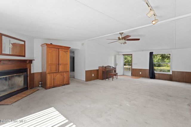 677 Berrys Creek Road, Beaufort, NC 28516