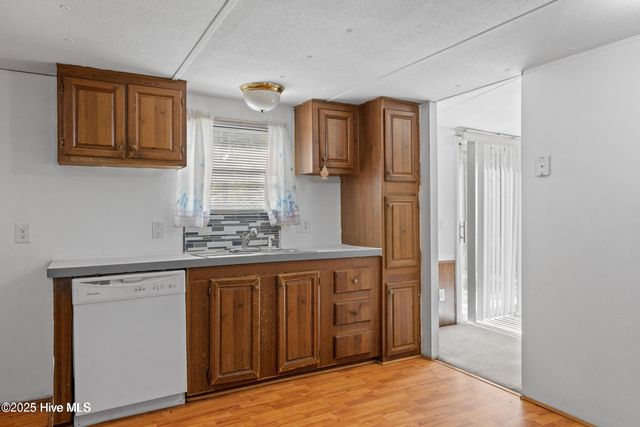 677 Berrys Creek Road, Beaufort, NC 28516