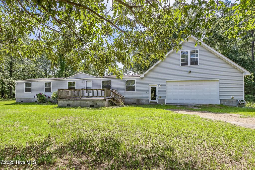 677 Berrys Creek Road, Beaufort, NC 28516