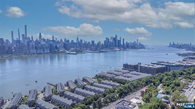 6600 JFK Blvd E 19L, West New York, NJ 07093