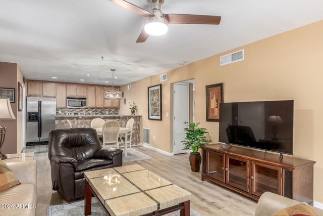 4704 E PARADISE VILLAGE Parkway 226, Phoenix, AZ 85032