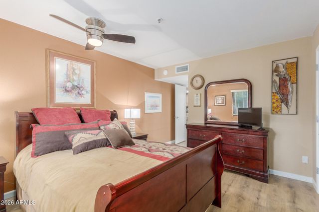 4704 E PARADISE VILLAGE Parkway 226, Phoenix, AZ 85032