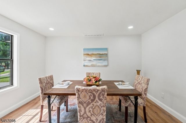 7 Mystic Cv, Howell Twp., NJ 07728