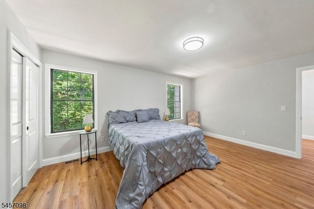 7 Mystic Cv, Howell Twp., NJ 07728