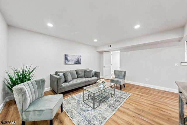 7 Mystic Cv, Howell Twp., NJ 07728