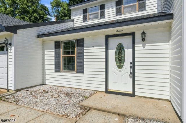 7 Mystic Cv, Howell Twp., NJ 07728