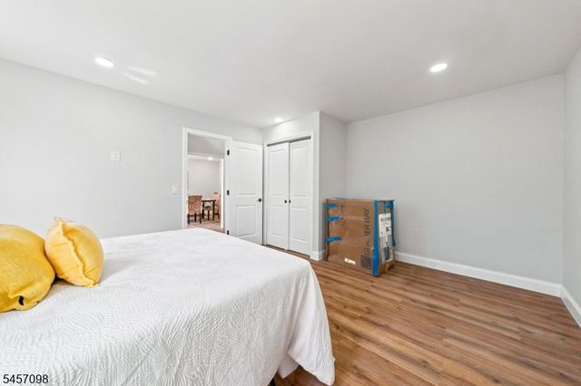7 Mystic Cv, Howell Twp., NJ 07728
