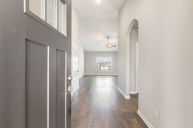 303 Wyburn Pl, Burns, TN 37029