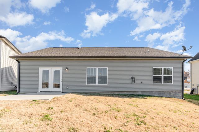 303 Wyburn Pl, Burns, TN 37029