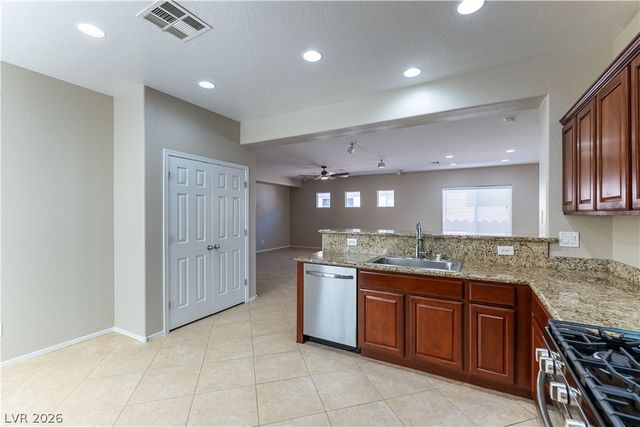 6812 Royal Poinciana Court, Las Vegas, NV 89131
