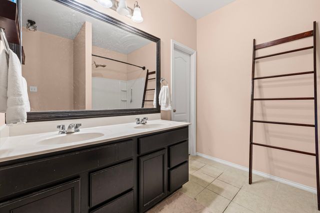 900 Penny Royal Court, Arlington, TX 76002