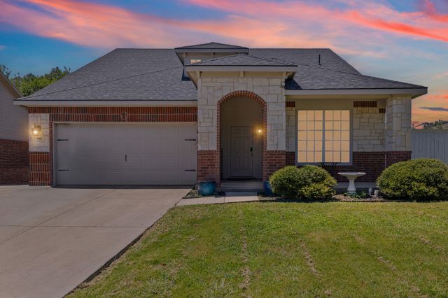900 Penny Royal Court, Arlington, TX 76002
