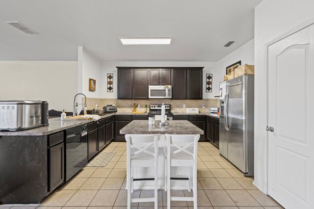 900 Penny Royal Court, Arlington, TX 76002