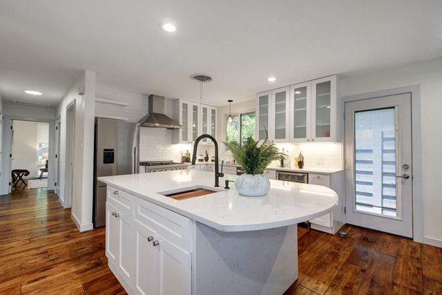 2015 Eaton LN, Austin, TX 78723