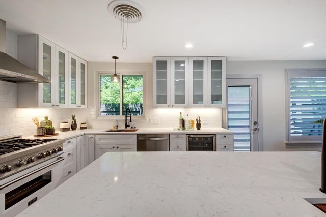 2015 Eaton LN, Austin, TX 78723