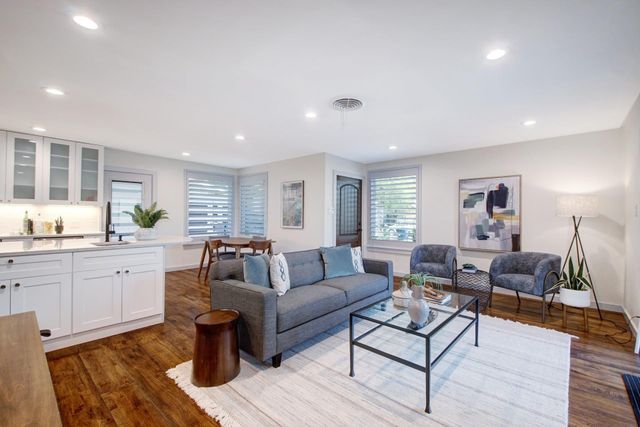 2015 Eaton LN, Austin, TX 78723