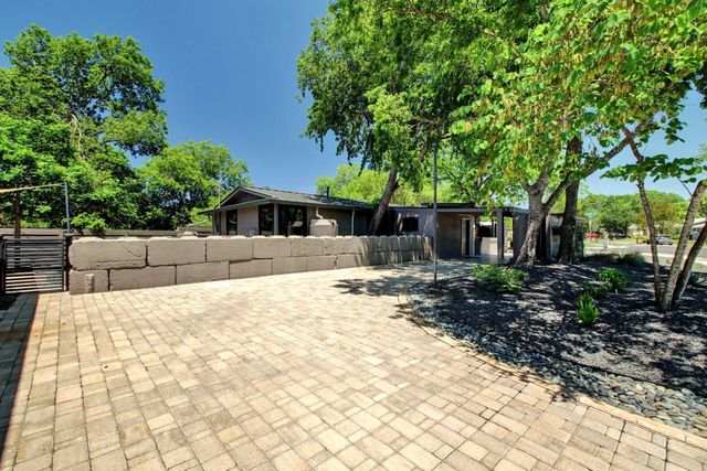 2015 Eaton LN, Austin, TX 78723