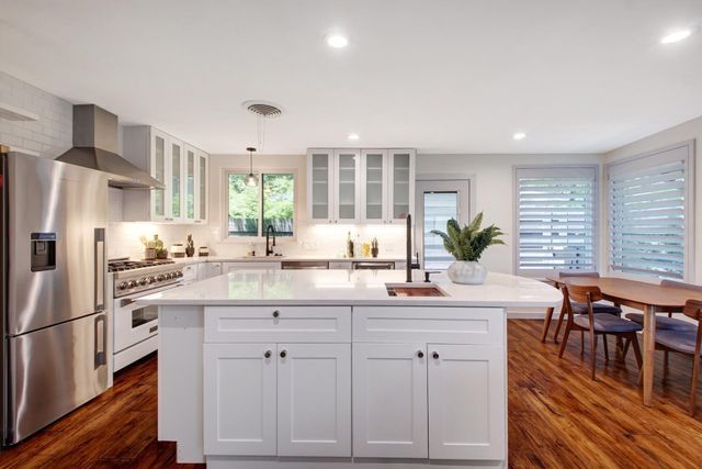 2015 Eaton LN, Austin, TX 78723