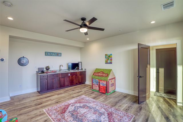 7002 Deepwood DR, Lago Vista, TX 78645