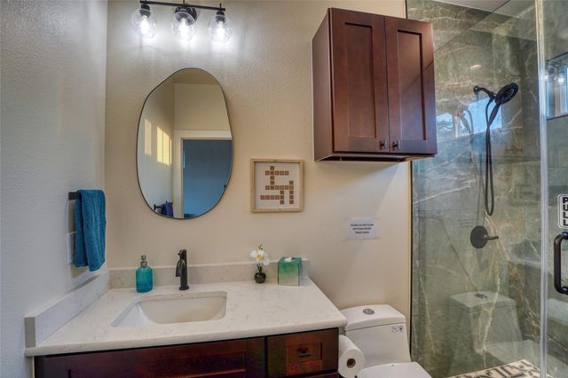 7002 Deepwood DR, Lago Vista, TX 78645