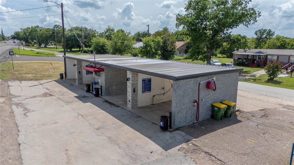 617 N Ellis, Groesbeck, TX 76642