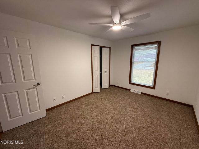 1469 Circle Drive, Millbury, OH 43447