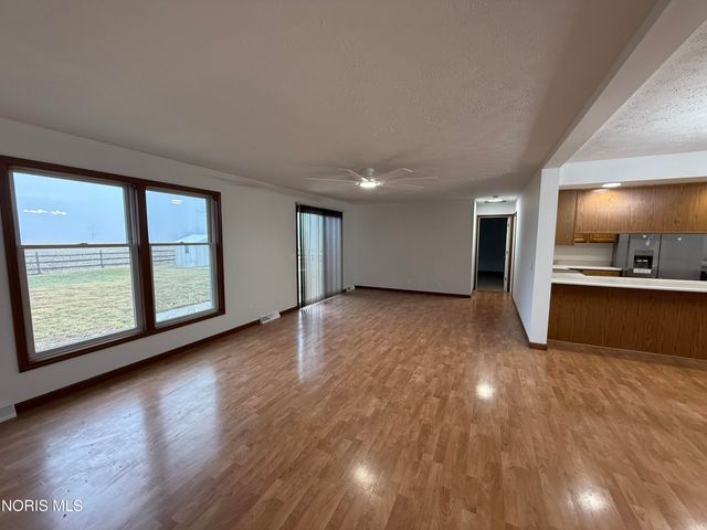 1469 Circle Drive, Millbury, OH 43447