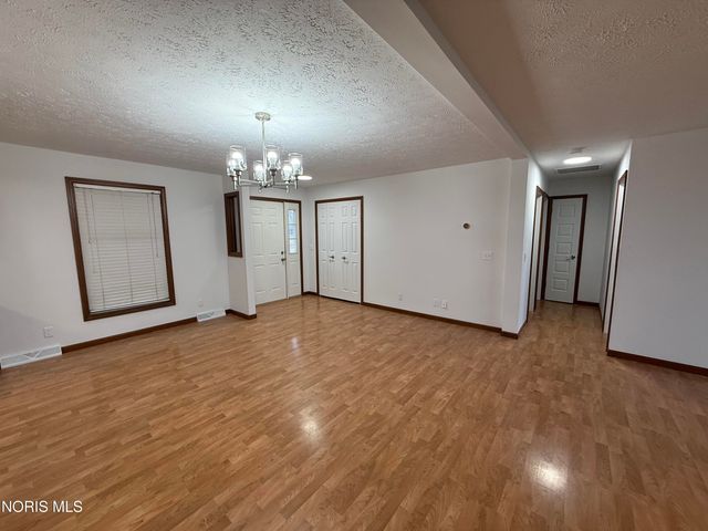 1469 Circle Drive, Millbury, OH 43447