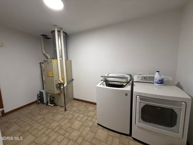 1469 Circle Drive, Millbury, OH 43447