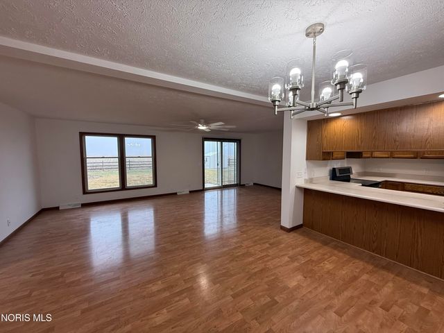 1469 Circle Drive, Millbury, OH 43447