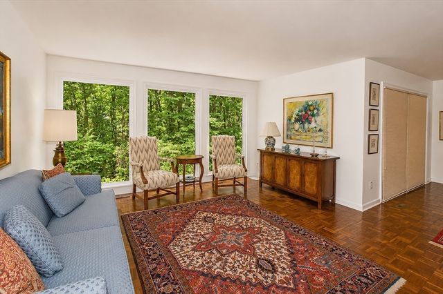 26 Brooks Road, Longmeadow, MA 01106