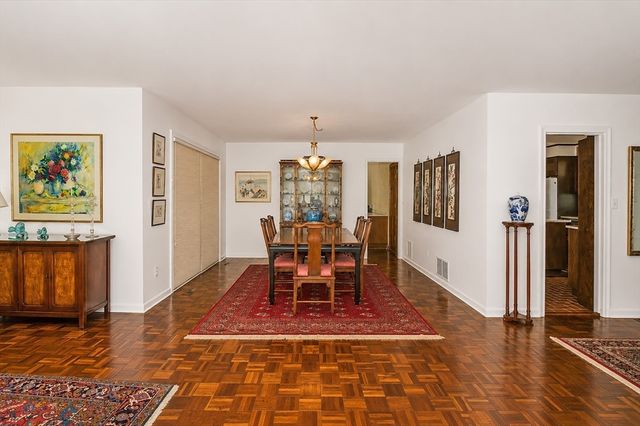 26 Brooks Road, Longmeadow, MA 01106