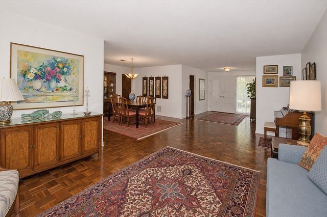 26 Brooks Road, Longmeadow, MA 01106