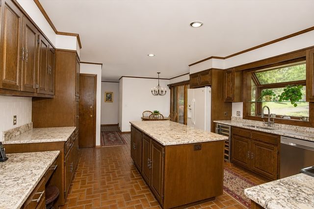 26 Brooks Road, Longmeadow, MA 01106