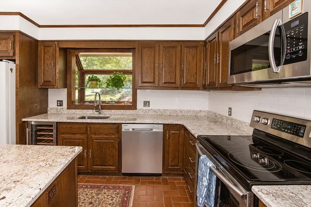 26 Brooks Road, Longmeadow, MA 01106