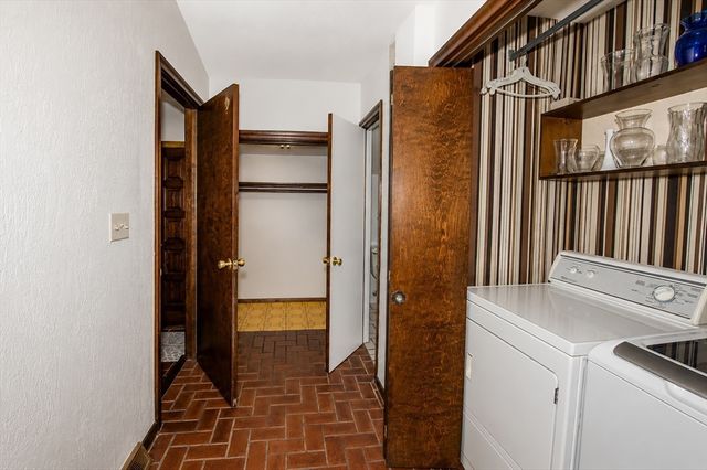 26 Brooks Road, Longmeadow, MA 01106
