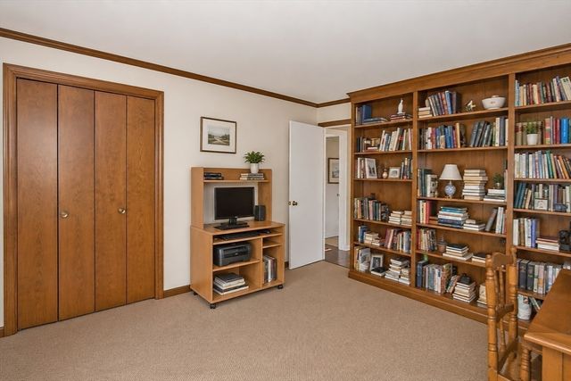 26 Brooks Road, Longmeadow, MA 01106
