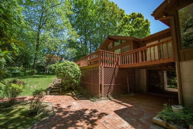 26 Brooks Road, Longmeadow, MA 01106