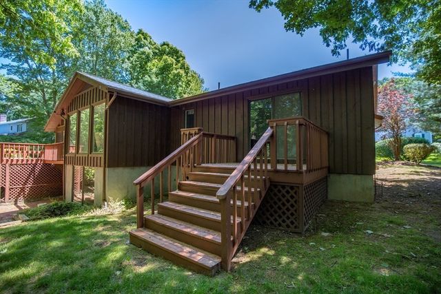 26 Brooks Road, Longmeadow, MA 01106