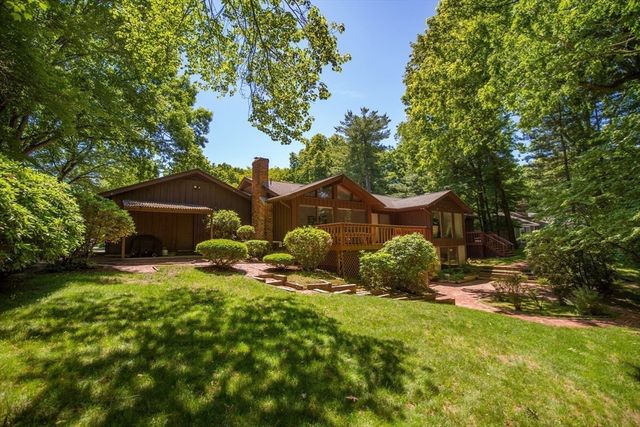 26 Brooks Road, Longmeadow, MA 01106