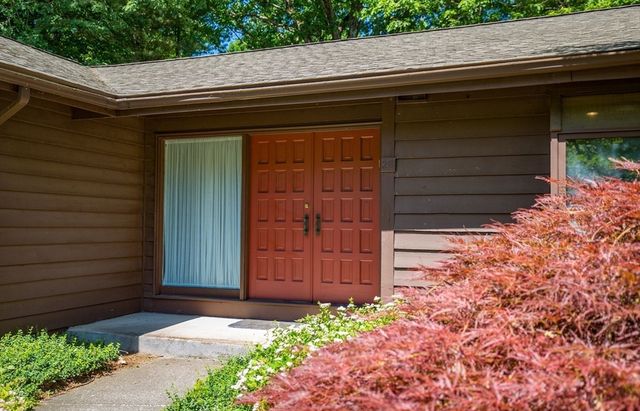26 Brooks Road, Longmeadow, MA 01106