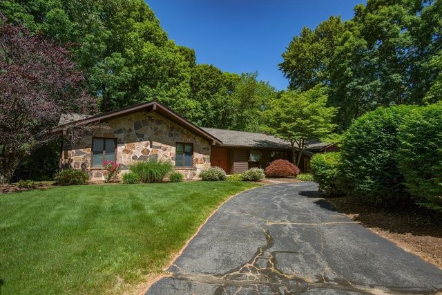 26 Brooks Road, Longmeadow, MA 01106