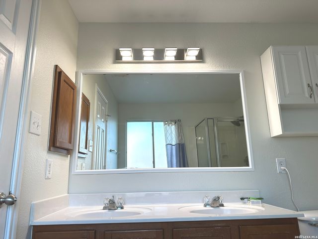 5931 Valparaiso Way, San Antonio, TX 78249