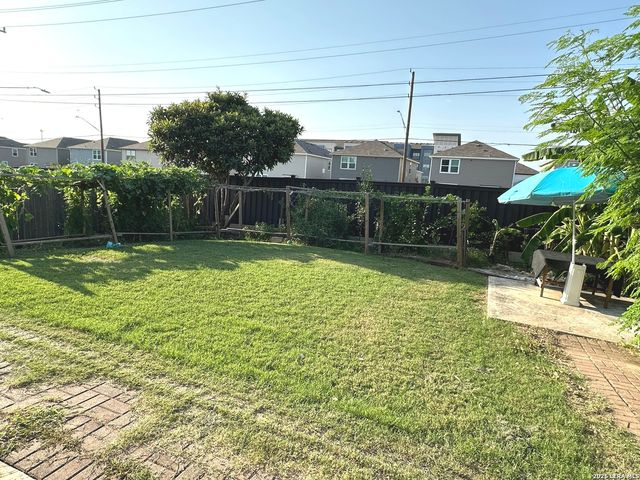 5931 Valparaiso Way, San Antonio, TX 78249