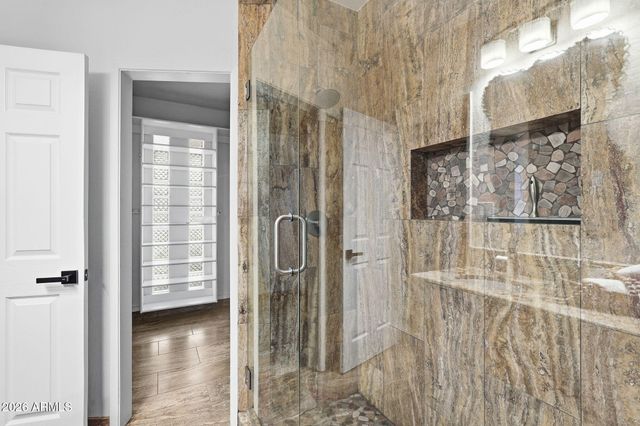 19 E CANTERBURY Court, Phoenix, AZ 85022