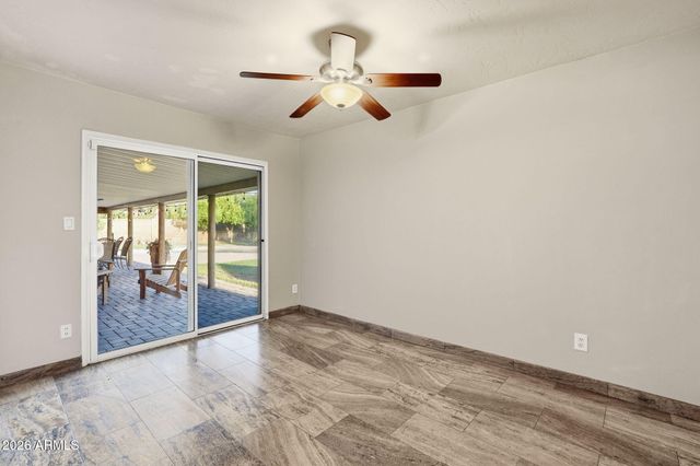 19 E CANTERBURY Court, Phoenix, AZ 85022