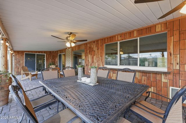 19 E CANTERBURY Court, Phoenix, AZ 85022