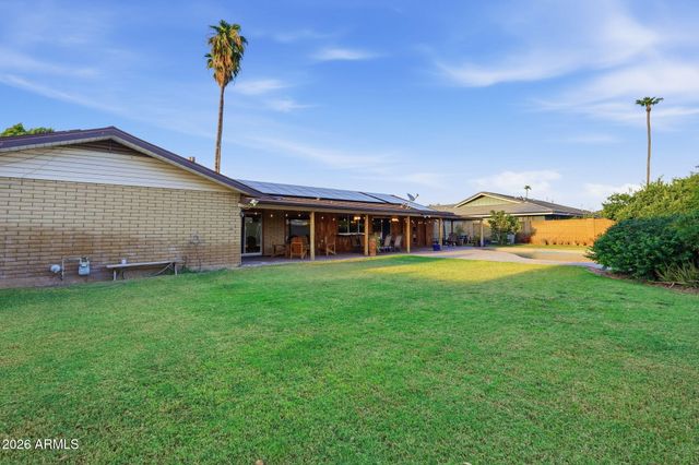 19 E CANTERBURY Court, Phoenix, AZ 85022
