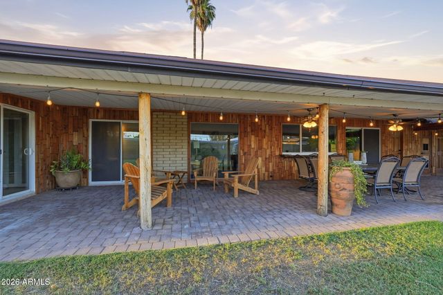 19 E CANTERBURY Court, Phoenix, AZ 85022