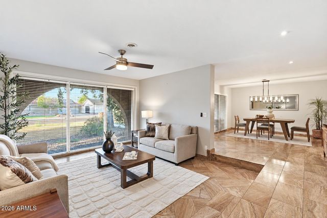 19 E CANTERBURY Court, Phoenix, AZ 85022